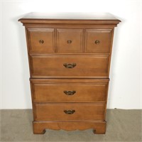 (4) Drawer Chest of Drawers