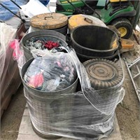 #4552  Group Of  11 Garbage Cans. 7 Plastic 4 Meta
