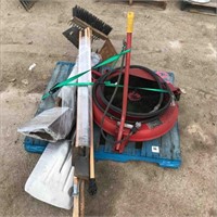 #4545    Pallet With Drain Pan And Shovels/brooms