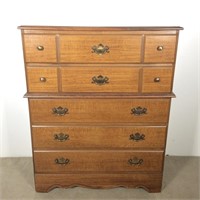 (5) Drawer Chest of Drawers