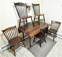 5 piece lot of assorted Hitchcock furniture to