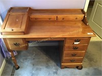 Writer’s desk solid wood w/ 6 drawers that are
