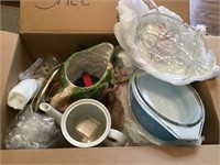 Kitchen items, tea server & pitcher