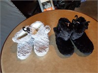 2 pairs of new indoor slippers