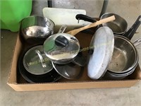 Pots, lids & mixing bowls