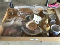 Box lot of glasses & mugs