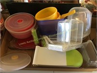Plastic containers & food slicer