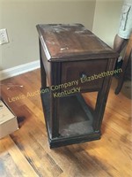 Modern end table w/ single drawer that is intact.