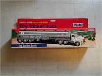 Mobil Toy Tanker Truck