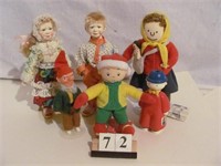 1 lot of 6, Character Dolls