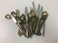 Lot of mostly Oneida Silverplate