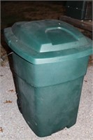 Step 2 Large Rolling Trash Can and Lid