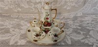 Nice Miniature Rise Pattern Tea Service Set