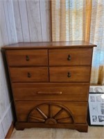 Beautiful pine 6 drawer chest of drawers
