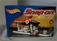 Hot Wheels Snap-On Service Station