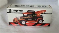 Snap-On Model A Wrecker Bank - 1:25 Scale