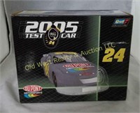 2005 Jeff Gordon Test Stock Car - 1:24 Scale