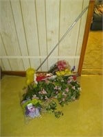 Lot of flower decor and duster