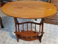 Small Oval Shaoed Side Table w Magazine Rack