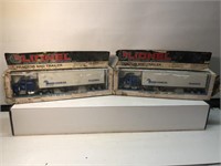 Lot of 2 Lionel  Conrail Tractor and trailers
