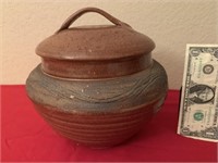 CLAY POT WITH LID