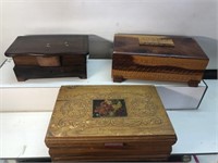 Vintage lot of wooden trinket/jewelry boxes