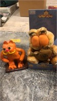 Animated Garfield and clay sculpture