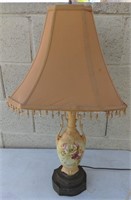 D - VINTAGE TABLE LAMP