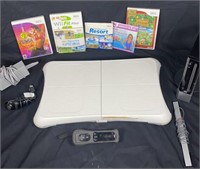 Wii Gaming System & Assortment of Accessories