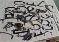 D - MIXED LOT OF CABINET HARDWARE