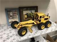 TRACTOR LOT