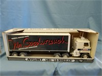 "Mr. Goodwrench" Nylint 18 Wheeler In Box