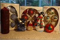Holiday lot, some vintage ornaments