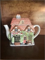 The Red Lion Tea Pot