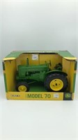 Ertl 1953 Model 70 Diesel 1/16 Tractor