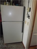 Kenmore refrigerator Freezer in garage