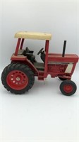 International 886 Wide Front End 1/16 Tractor