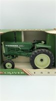 Ertl Oliver 1555 Collector Edition 1/16 Tractor