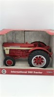 Ertl 1/16 International IH 560 Tractor