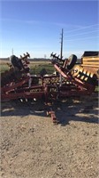 Kewanee 1100 wing disc.   22’ disc with harrow.