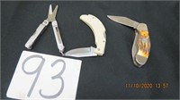 Lot of three pocket knives.