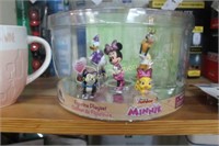 MINNIE MOUSE LOT