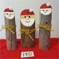 Trio of Santa's wood decoration - gold belt