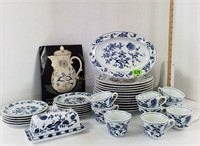 35 pc Blue Danube Dish Set