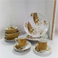 22 pc Retro Mikasa Dinnerware