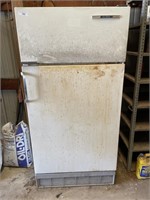 Sears Cold Spot Refrigerator/ Freezer (works)