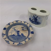 Two Delft Blue ceramic pieces
