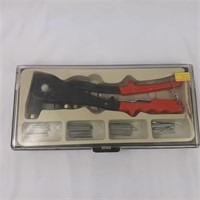 Preowned pop rivet hand tool in case