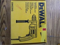 DeWalt 1/2" drill DW235G