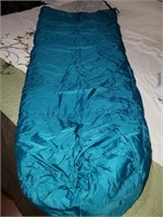 COLEMAN SLEEPING BAG - GREAT CONDITION